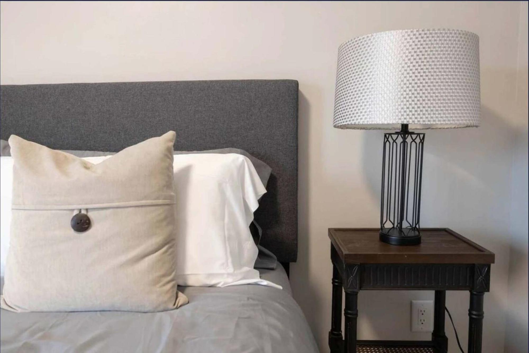 Casa St Clair - Suite -Style Suite W Lrg Patio Торонто Екстериор снимка