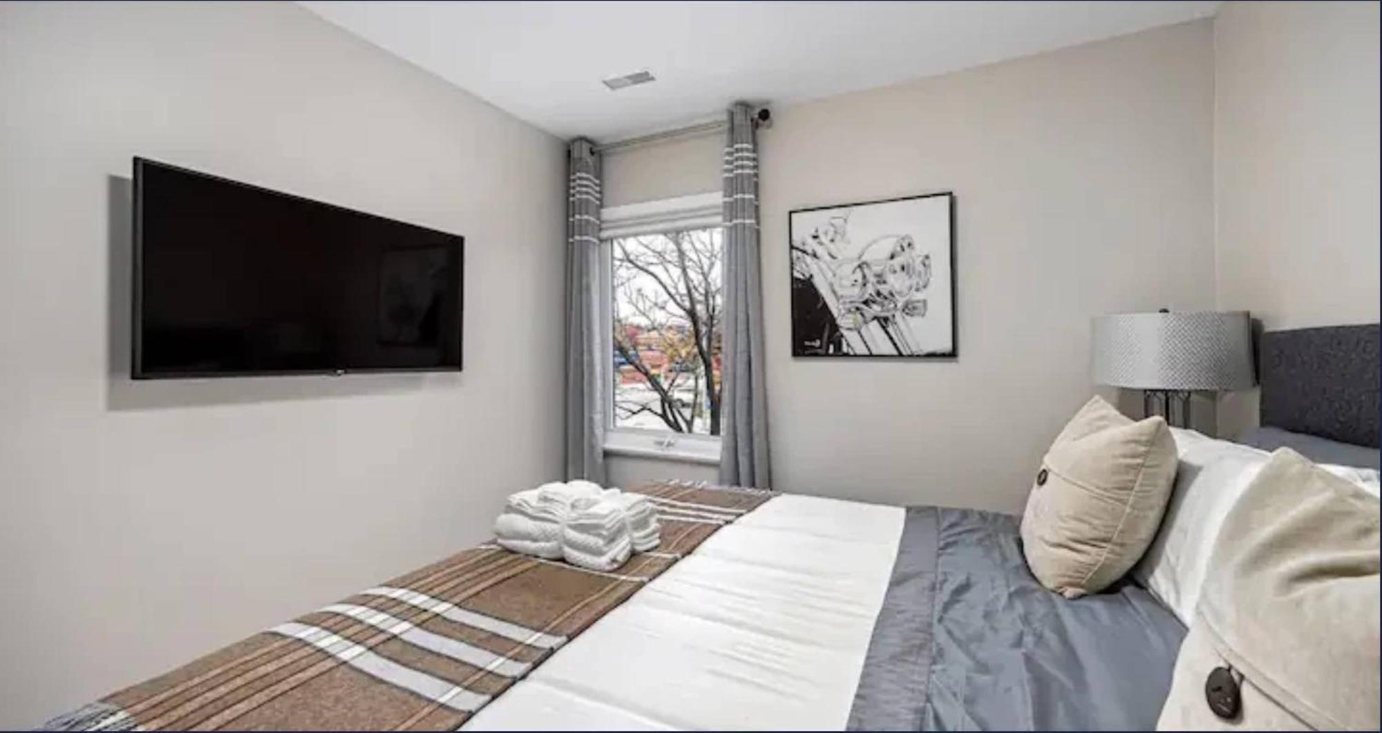 Casa St Clair - Suite -Style Suite W Lrg Patio Торонто Екстериор снимка